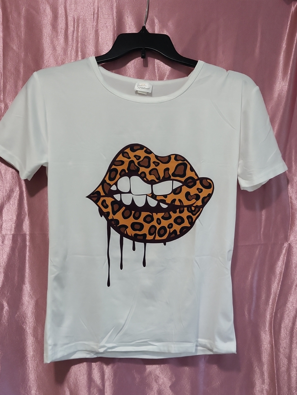 Ladies Cheetal Lips Print T-shirt  Large